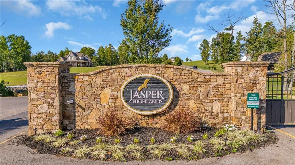 135 Honeybee Court Jasper, TN 37347