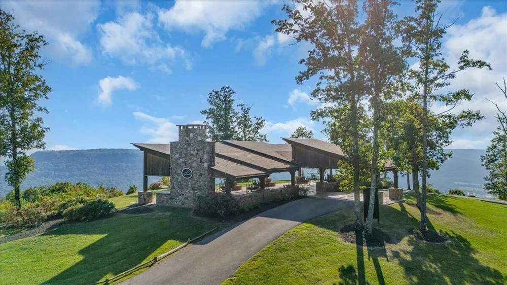 135 Honeybee Court Jasper, TN 37347