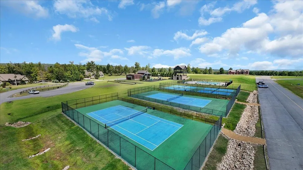 135 Honeybee Court Jasper, TN 37347