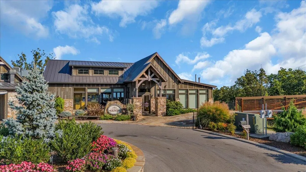 135 Honeybee Court Jasper, TN 37347