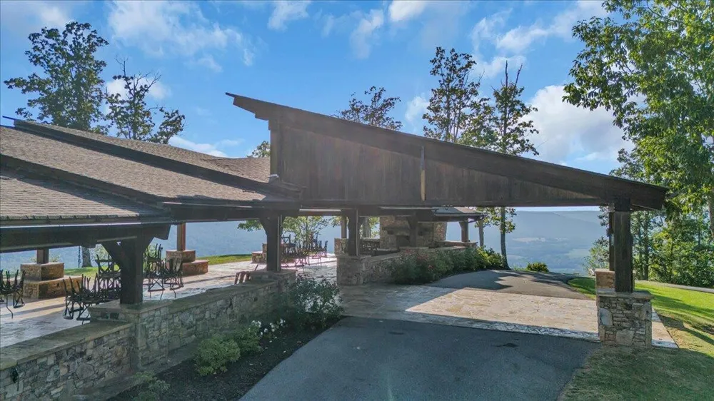 135 Honeybee Court Jasper, TN 37347
