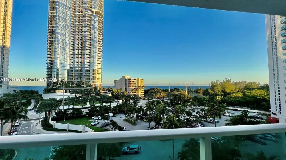 100 Bayview Dr #607 Sunny Isles Beach, FL 33160