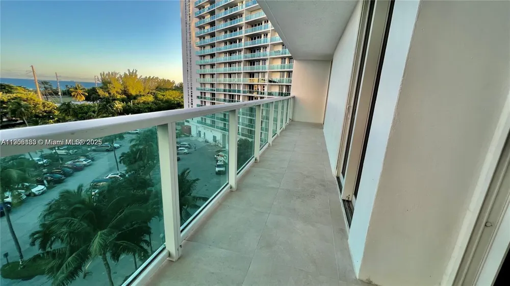 100 Bayview Dr #607 Sunny Isles Beach, FL 33160