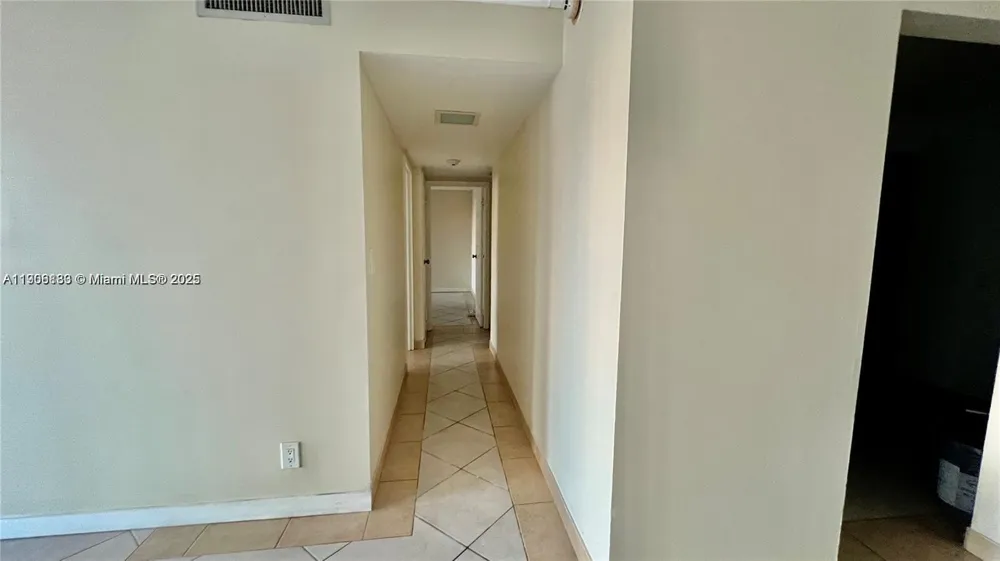 100 Bayview Dr #607 Sunny Isles Beach, FL 33160