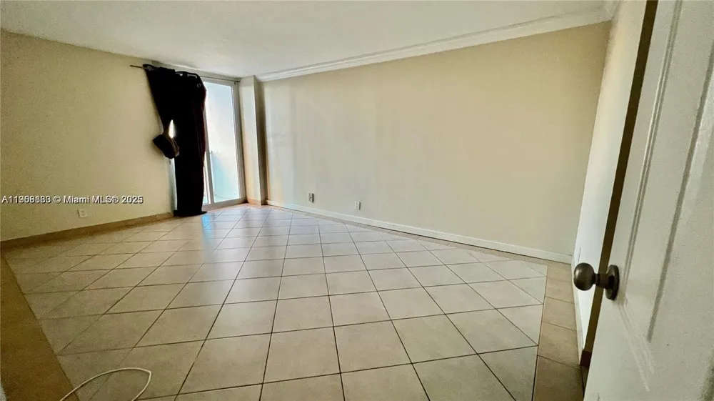 100 Bayview Dr #607 Sunny Isles Beach, FL 33160