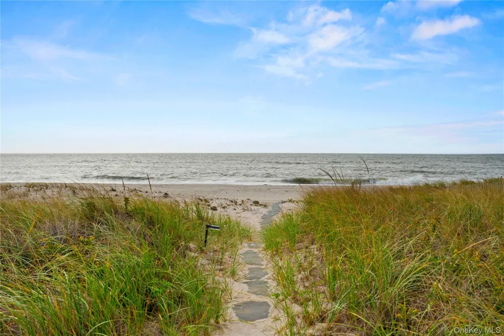 645 Dune Road Westhampton, NY 11977