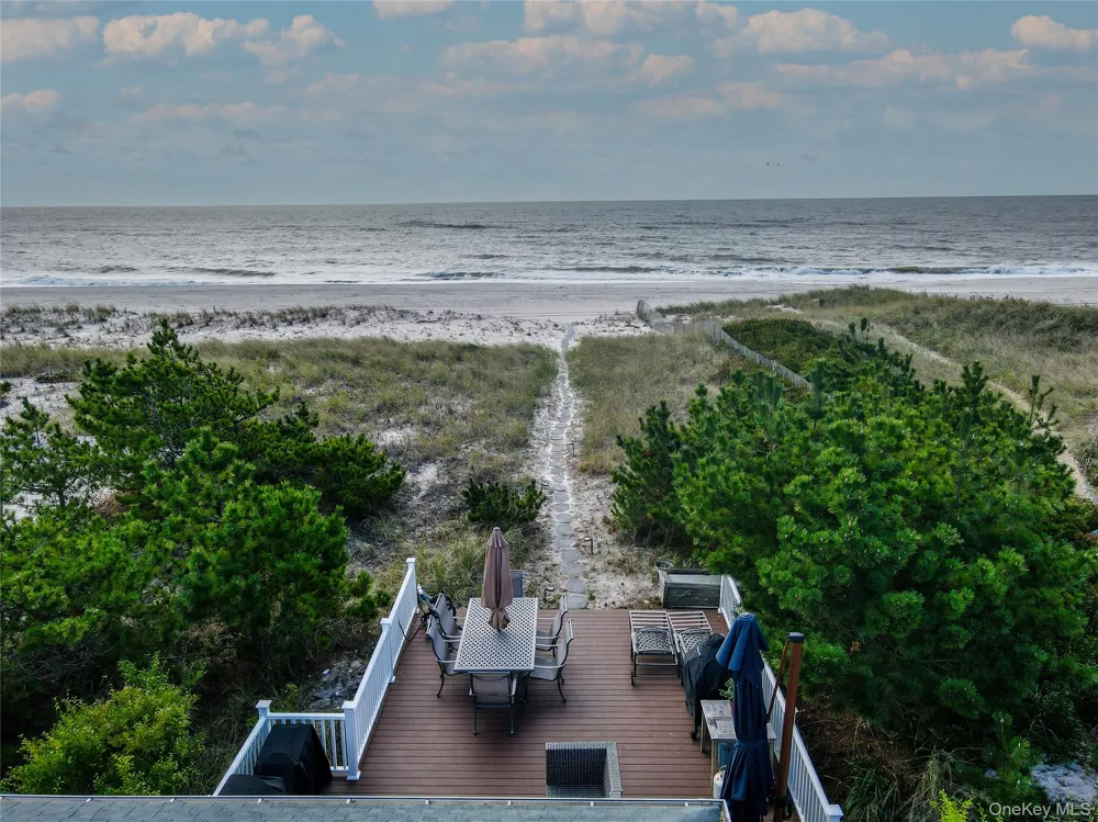 645 Dune Road Westhampton, NY 11977