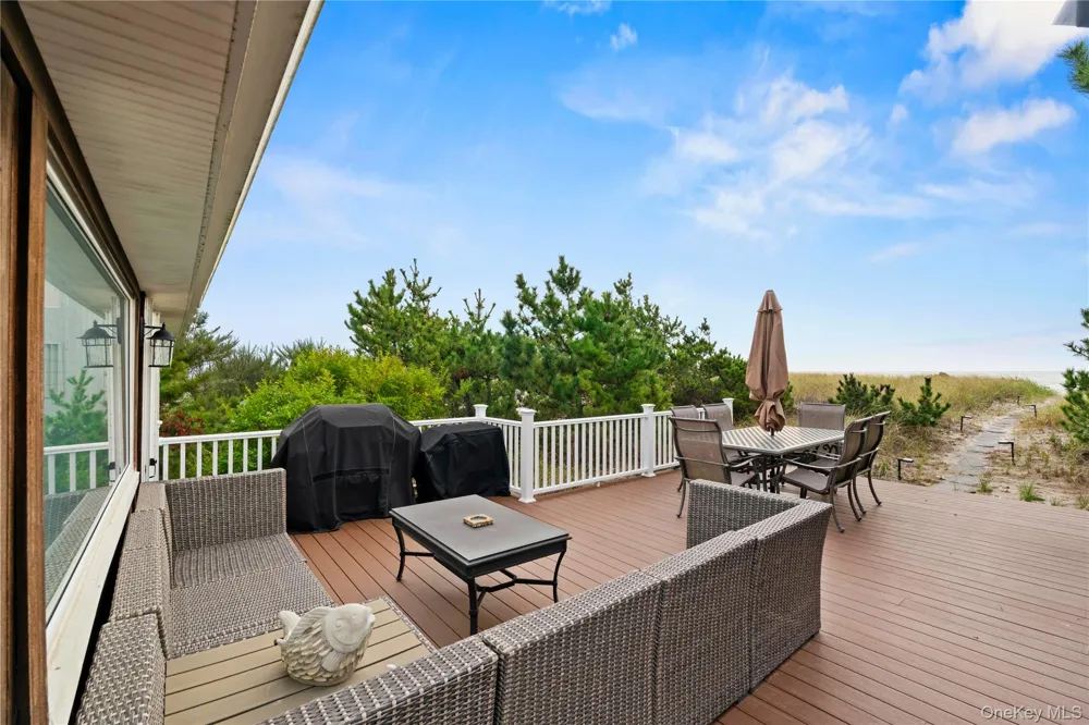645 Dune Road Westhampton, NY 11977