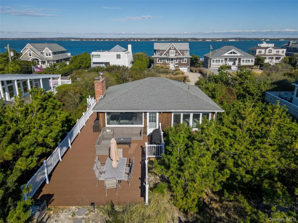 645 Dune Road Westhampton, NY 11977