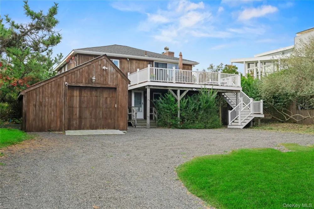 645 Dune Road Westhampton, NY 11977