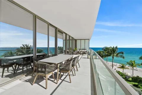 18975 Collins Ave #401