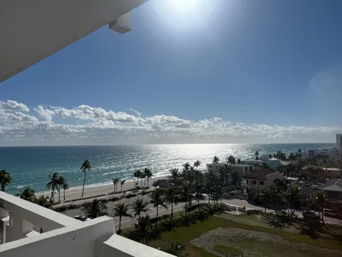 3111 Ocean Dr #811