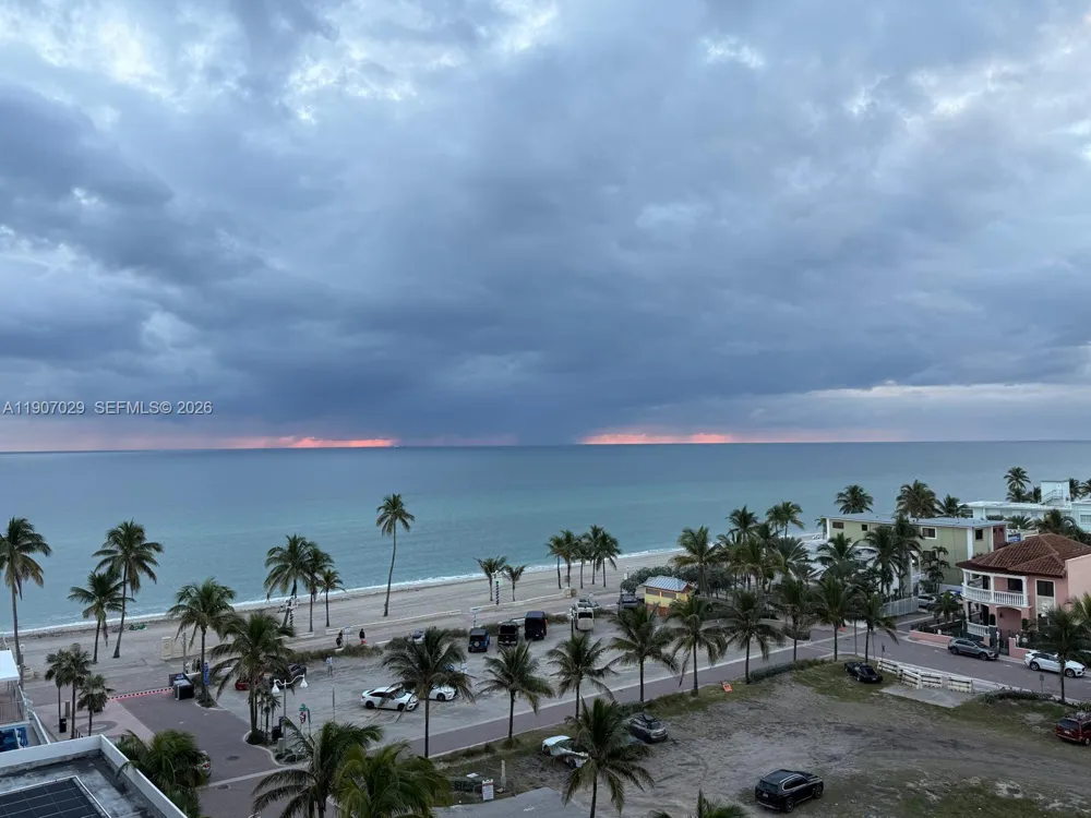 3111 Ocean Dr #811 Hollywood, FL 33019