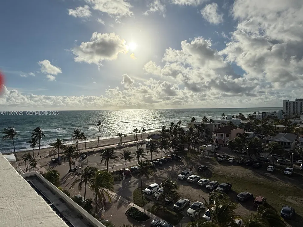 3111 Ocean Dr #811 Hollywood, FL 33019