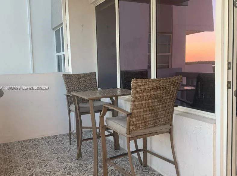 3111 Ocean Dr #811 Hollywood, FL 33019