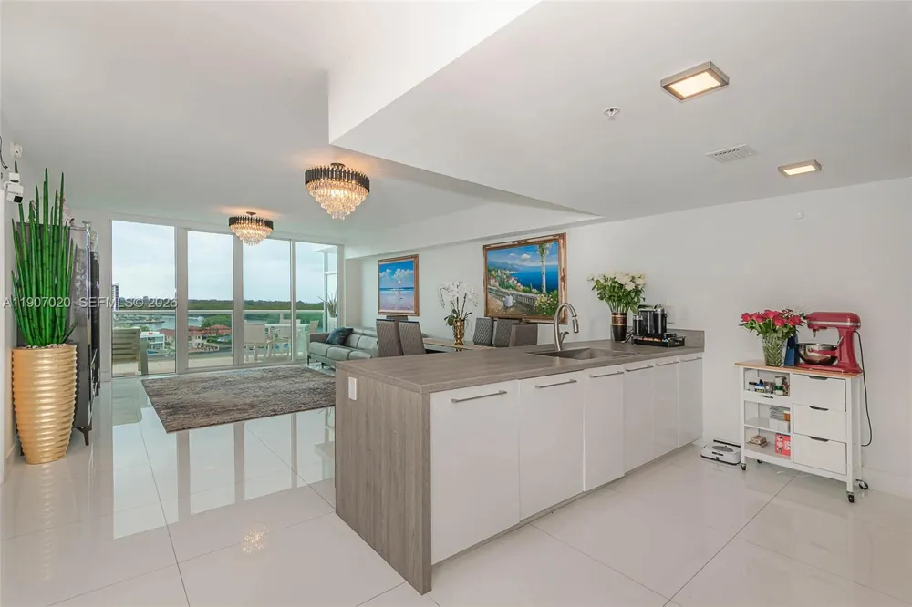 400 Sunny Isles Blvd #906 Sunny Isles Beach, FL 33160