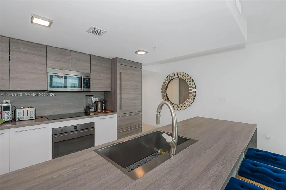 400 Sunny Isles Blvd #906 Sunny Isles Beach, FL 33160