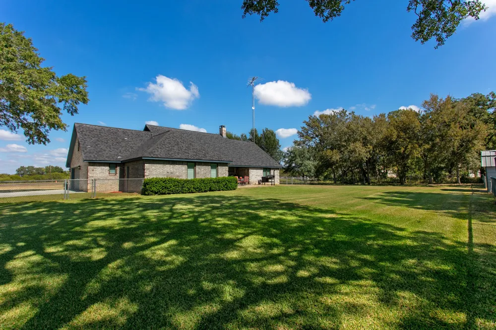 974 State Highway 21 Highway E Caldwell, TX 77836