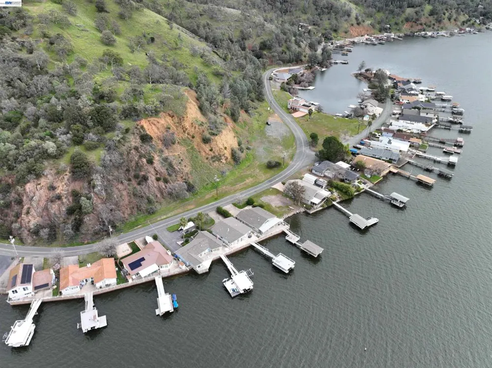 11130 Lakeshore Dr Clearlake, CA 95424