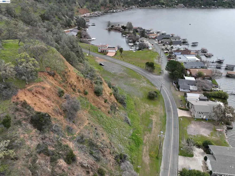 11130 Lakeshore Dr Clearlake, CA 95424