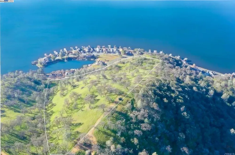 11130 Lakeshore Dr Clearlake, CA 95424