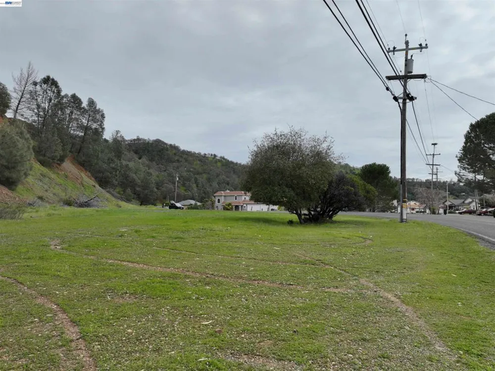 11130 Lakeshore Dr Clearlake, CA 95424