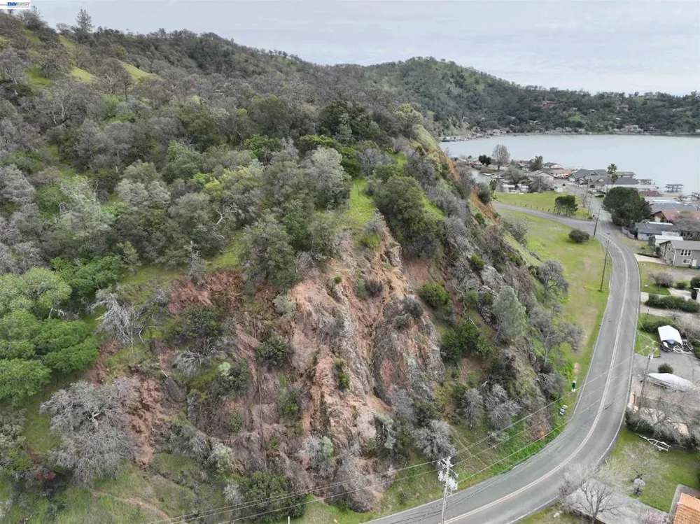 11130 Lakeshore Dr Clearlake, CA 95424
