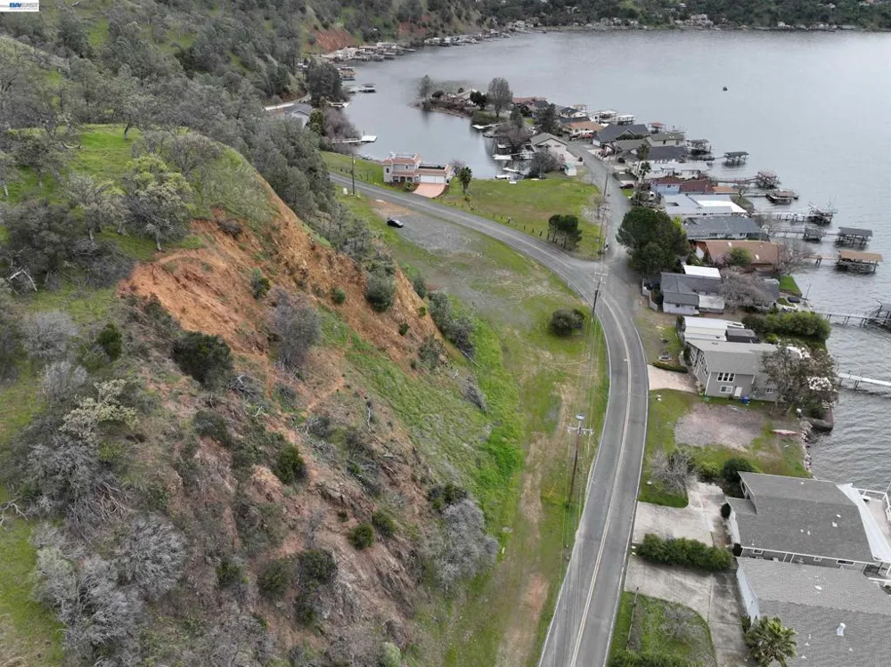 11130 Lakeshore Dr Clearlake, CA 95424