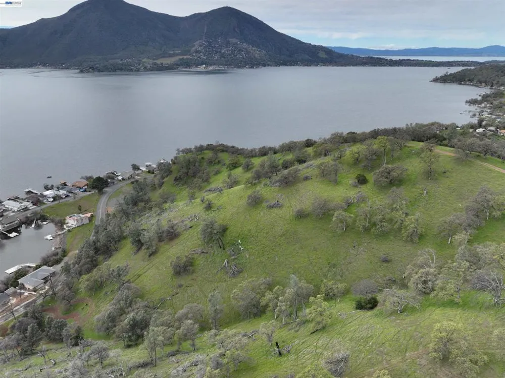11130 Lakeshore Dr Clearlake, CA 95424