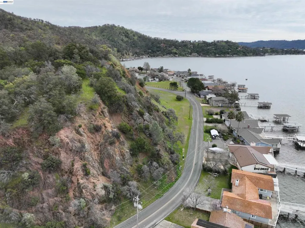 11130 Lakeshore Dr Clearlake, CA 95424