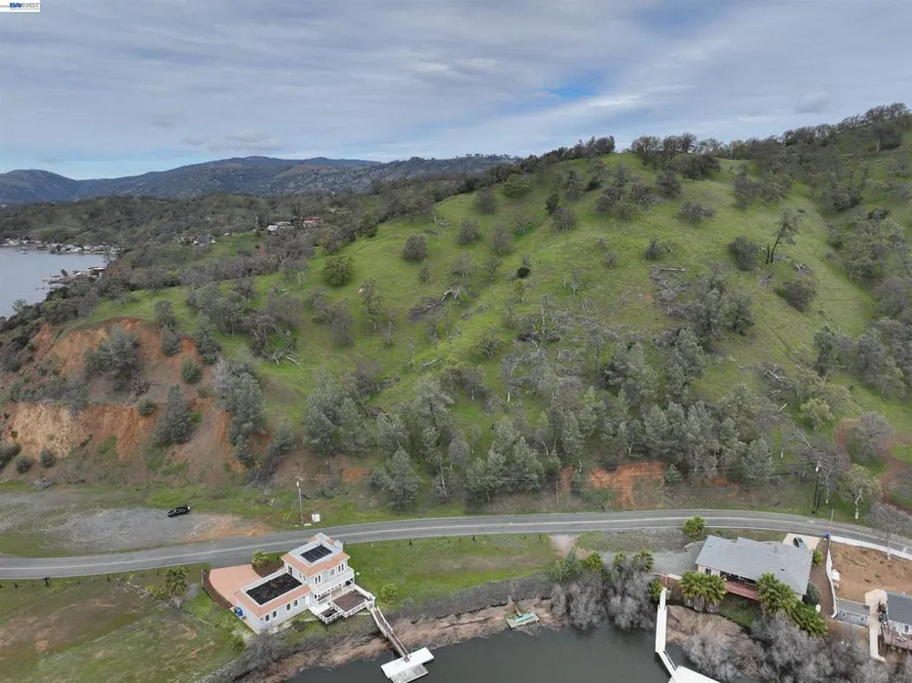 11130 Lakeshore Dr Clearlake, CA 95424