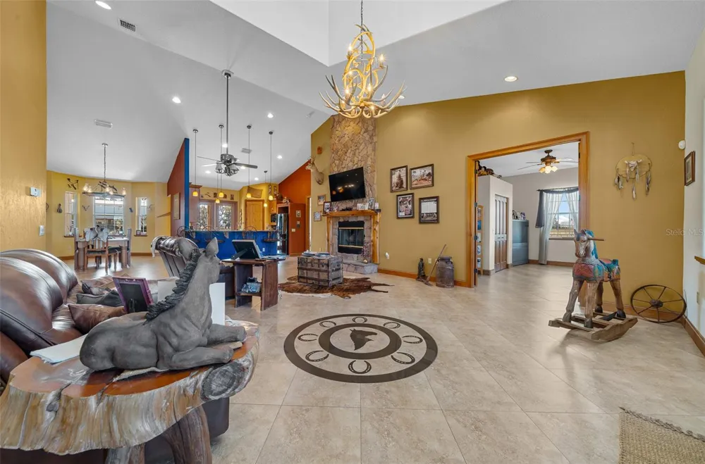 2198 W HIGHWAY 329 Citra, FL 32113