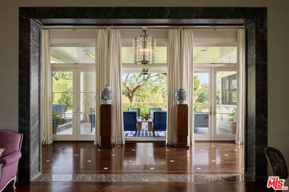 250 Carolwood Drive Los Angeles, CA 90077