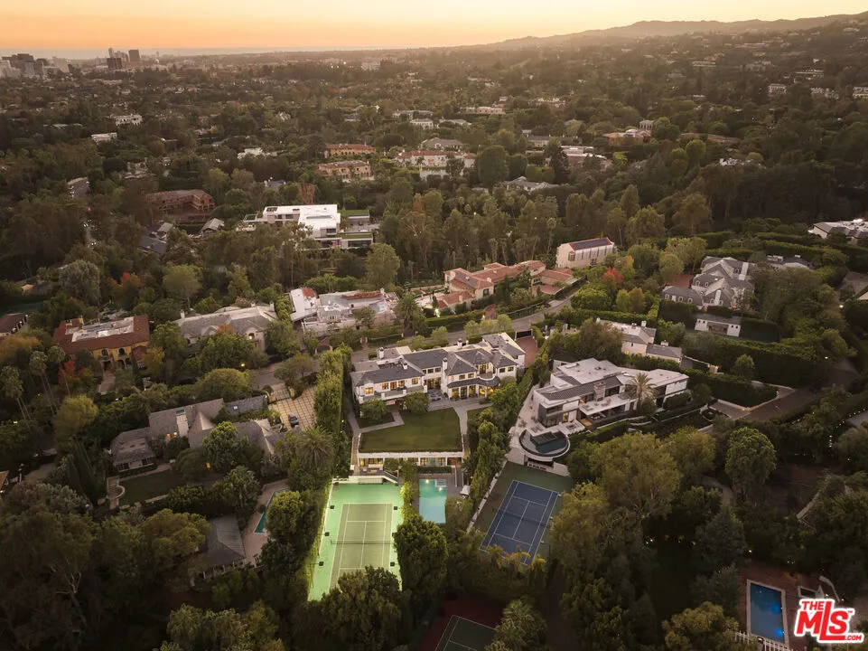 250 Carolwood Drive Los Angeles, CA 90077