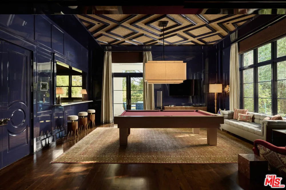 250 Carolwood Drive Los Angeles, CA 90077