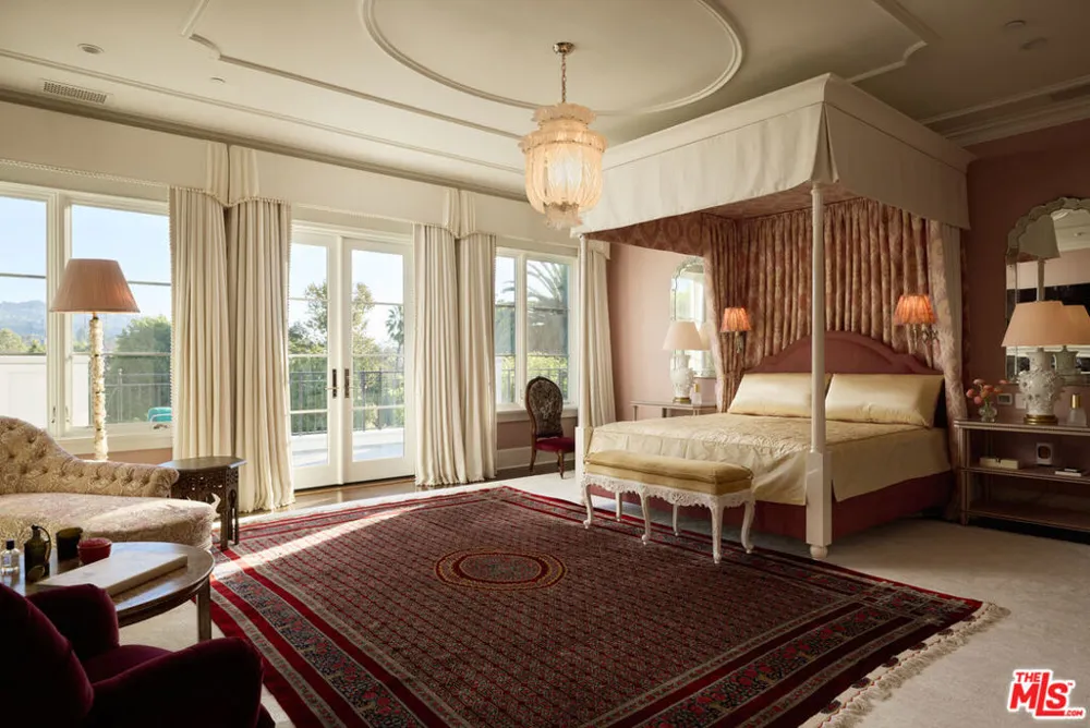 250 Carolwood Drive Los Angeles, CA 90077