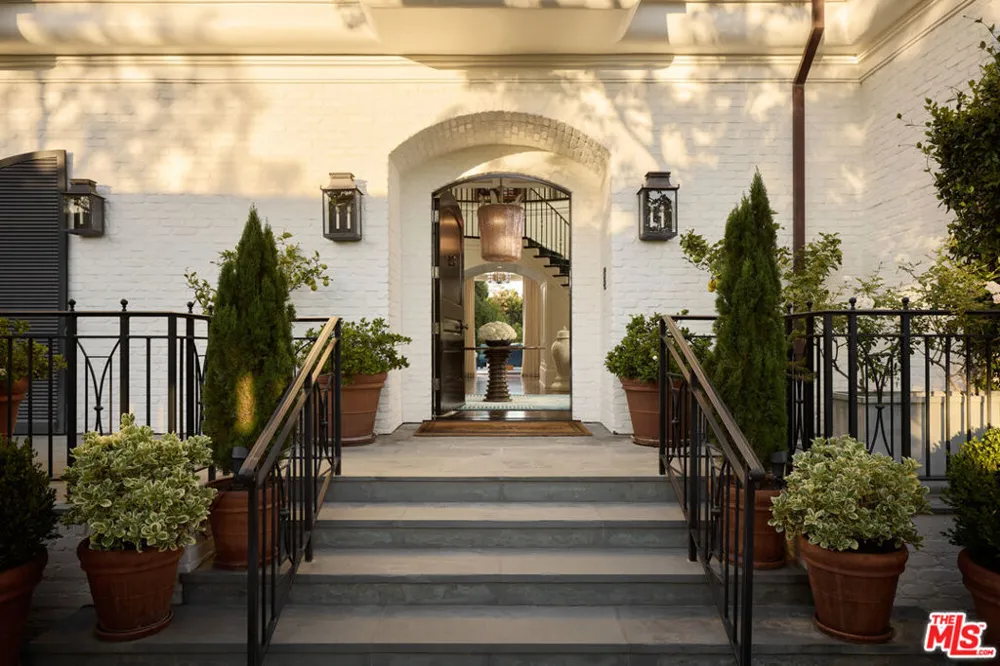 250 Carolwood Drive Los Angeles, CA 90077