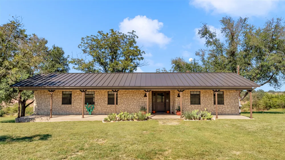 261 Diamond Cross Drive Llano, TX 78643