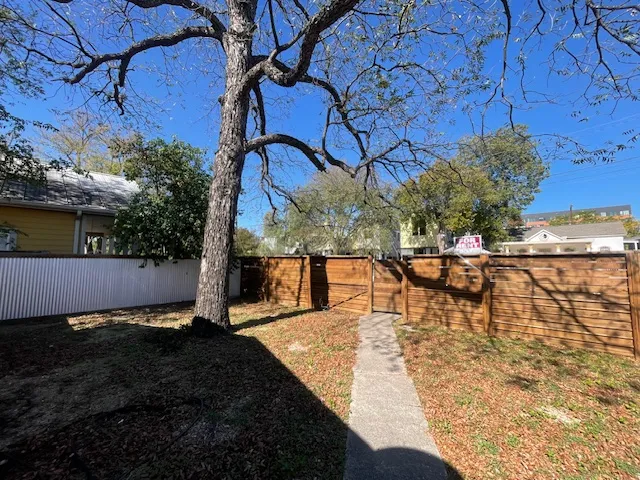 1113 E 3rd Street #B Austin, TX 78702
