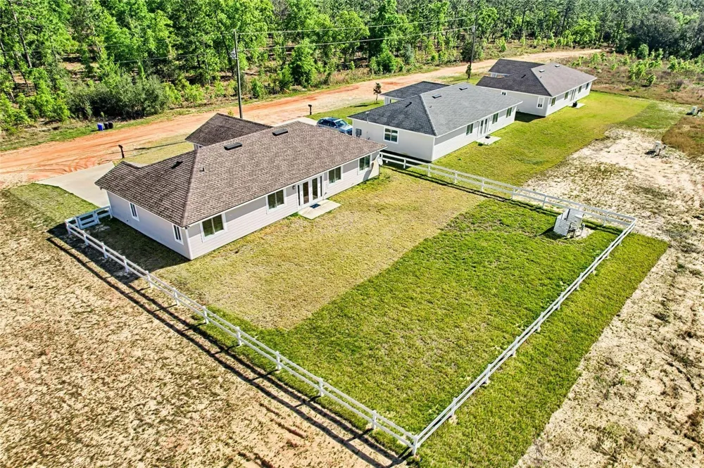 135 HARTFORD STREET Hawthorne, FL 32640