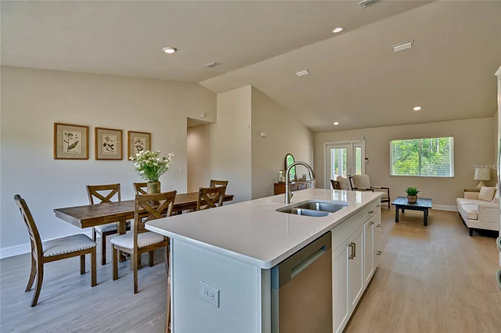 135 HARTFORD STREET Hawthorne, FL 32640