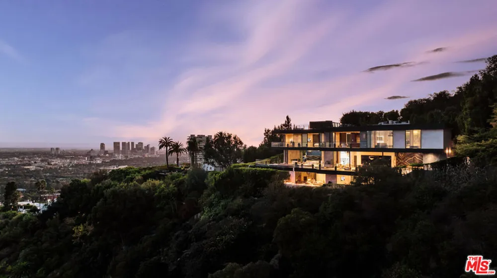 9199 Thrasher Avenue