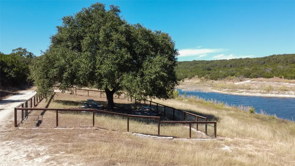 1 Balcones Ridge Way Bertram, TX 78605