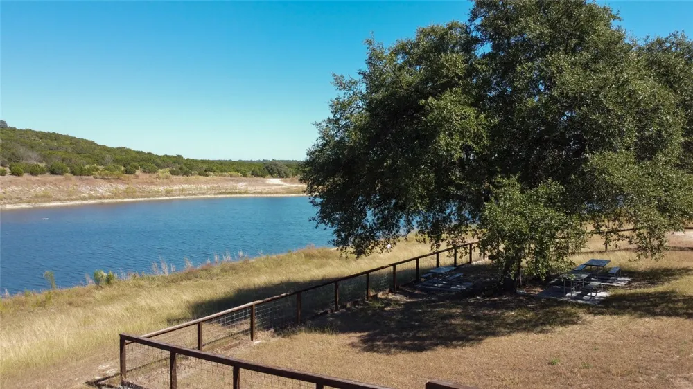 1 Balcones Ridge Way Bertram, TX 78605