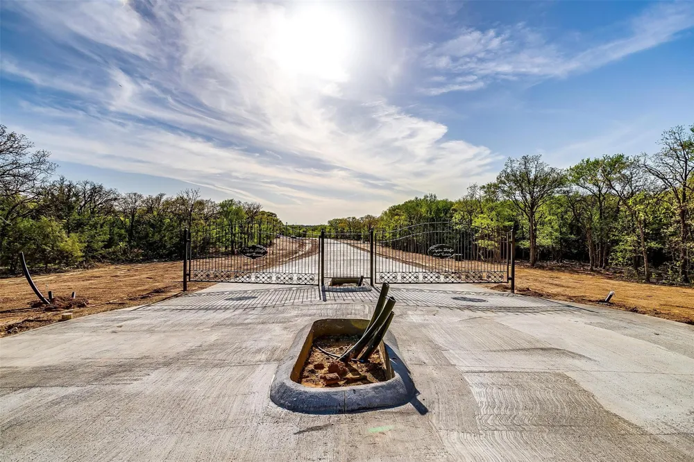 1601 Private Access 60200 Burleson, TX 76028