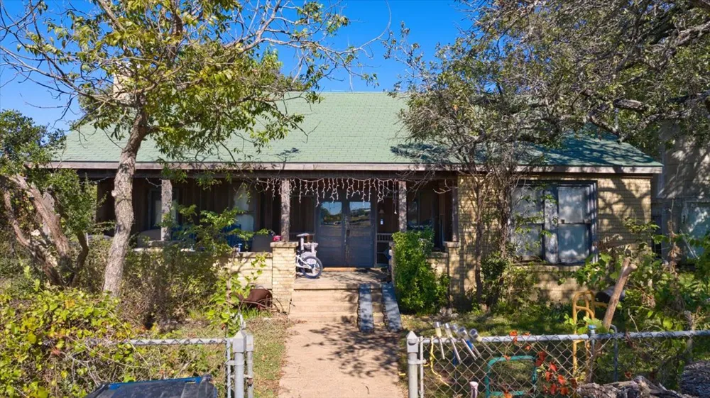 112 Loop 308 Briggs, TX 78608