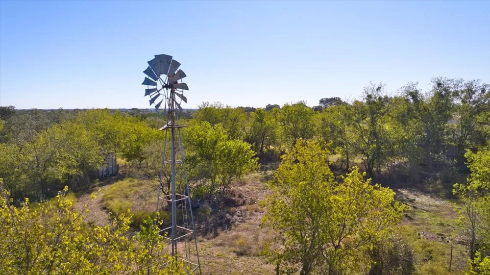 112 Loop 308 Briggs, TX 78608