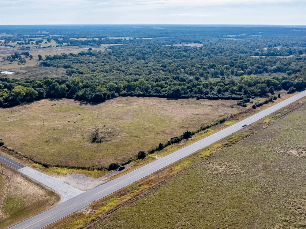 3297 FM 3403 Lincoln, TX 78948