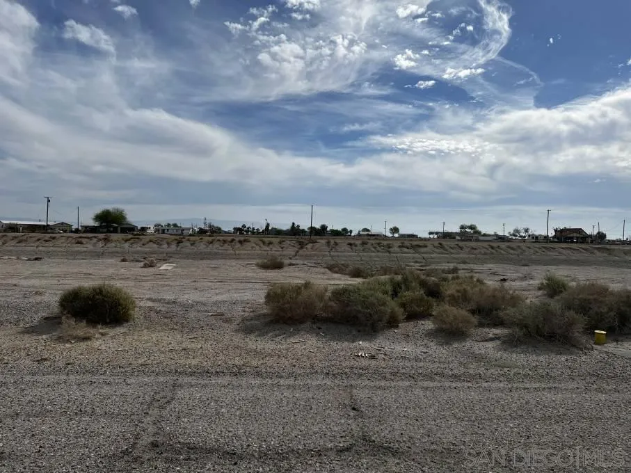 2354 HONOLULU AVENUE Salton City, CA 92274