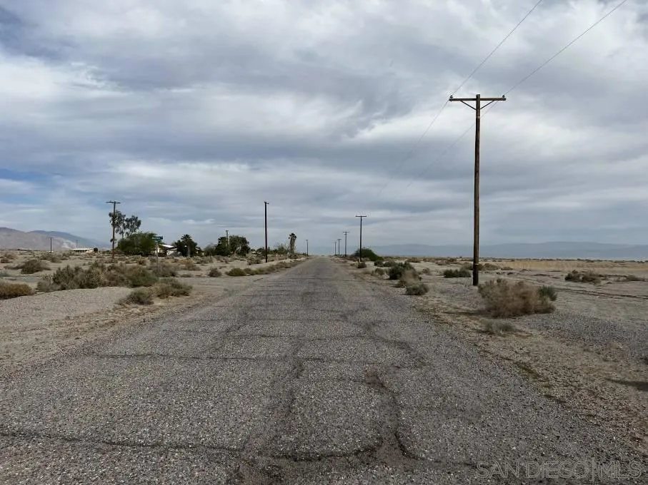2354 HONOLULU AVENUE Salton City, CA 92274